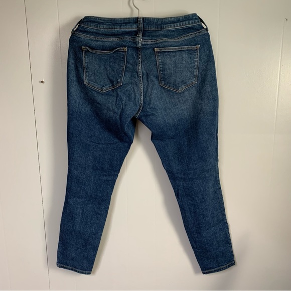 Universal Thread ⭐️ - Picture 2 of 4